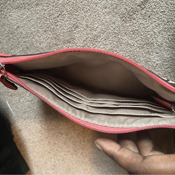 Coach Signature wristlet - Picture 3 of 4